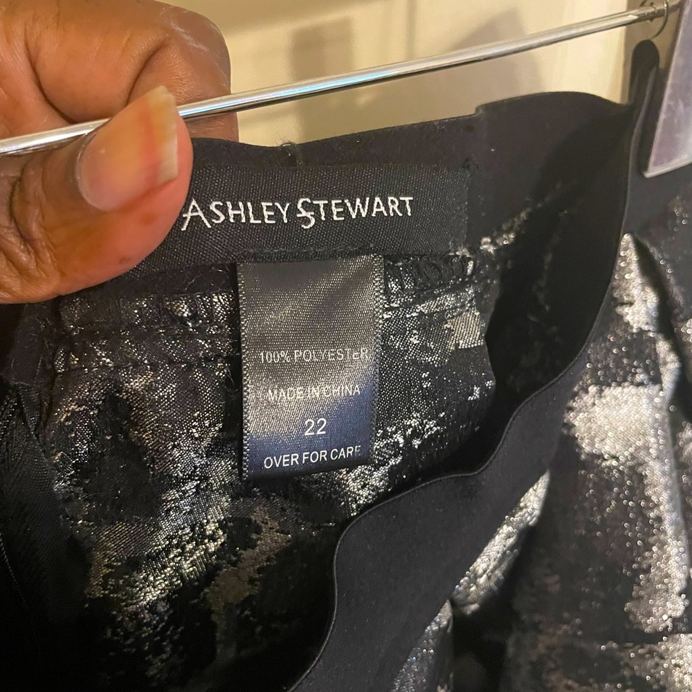 Ashley Stewart metallic skater skirt with elastic waist and hidden zipper - Picture 4 of 4